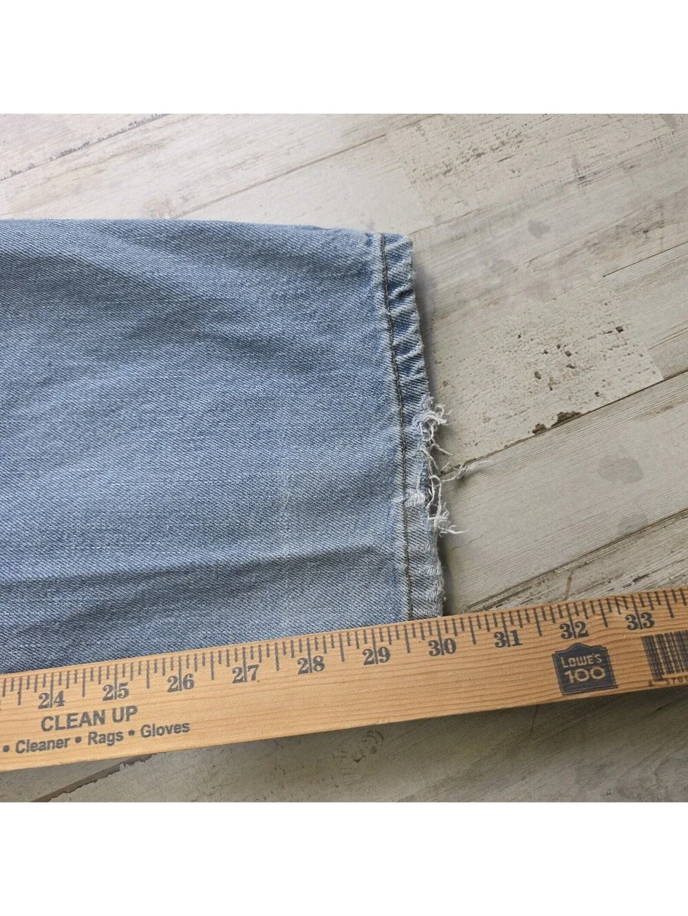 VTG Levi's 560 Jeans 42x30 Loose Fit Tapered Distressed Fits 40